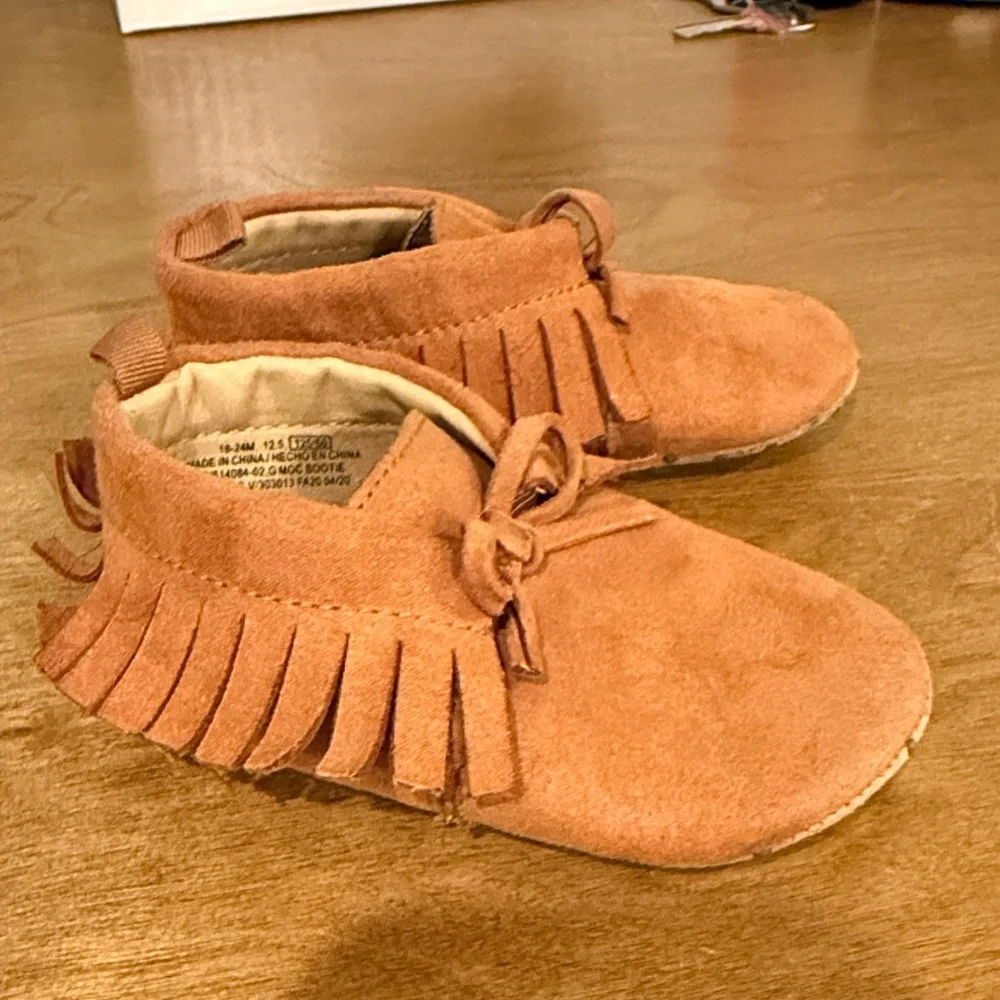 Old Navy Tan Suede Kids Moccasins with Fringe